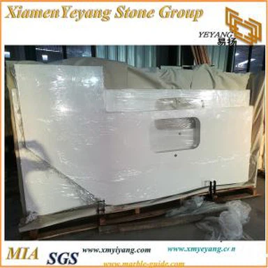 Čisti beli kremenski kuhinjski pulti